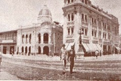 106-Imagen-167-Ala-izquierda-el-Teatro-Femina-al-centro-el-Cine-Colon-y-a-la-derecha-la-avenida-