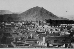 163-Vista-de-Lima-al-fondo-el-arco-del-puente